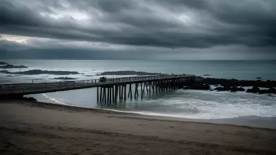 Moody Tales at the Bridge Towards the Ocean