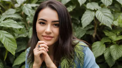 Energetic Portrait Exploring Shared Experiences at the Botanical Greenhouse