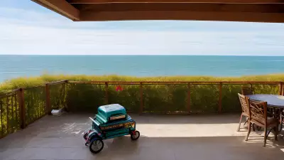 Vivid Scenes of the Ocean Full of Energy and Embracing the Colorful Mist Enable Wanderers to Dance Trip hop without Worrying about Reality