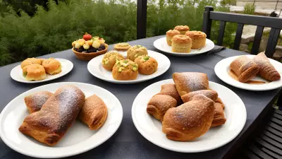 Delicious Outdoor Pastries for a Relaxed Dining Experience