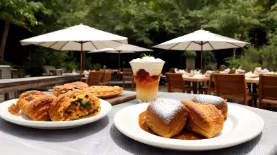 Delicious Outdoor Pastries for a Relaxed Dining Experience