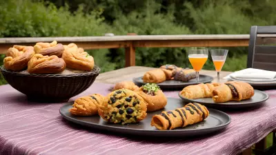 Delicious Outdoor Pastries for a Relaxed Dining Experience